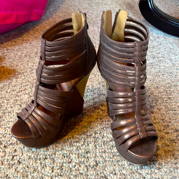 Heart Soul Shoes - Strappy Bronze Ankle Wedges